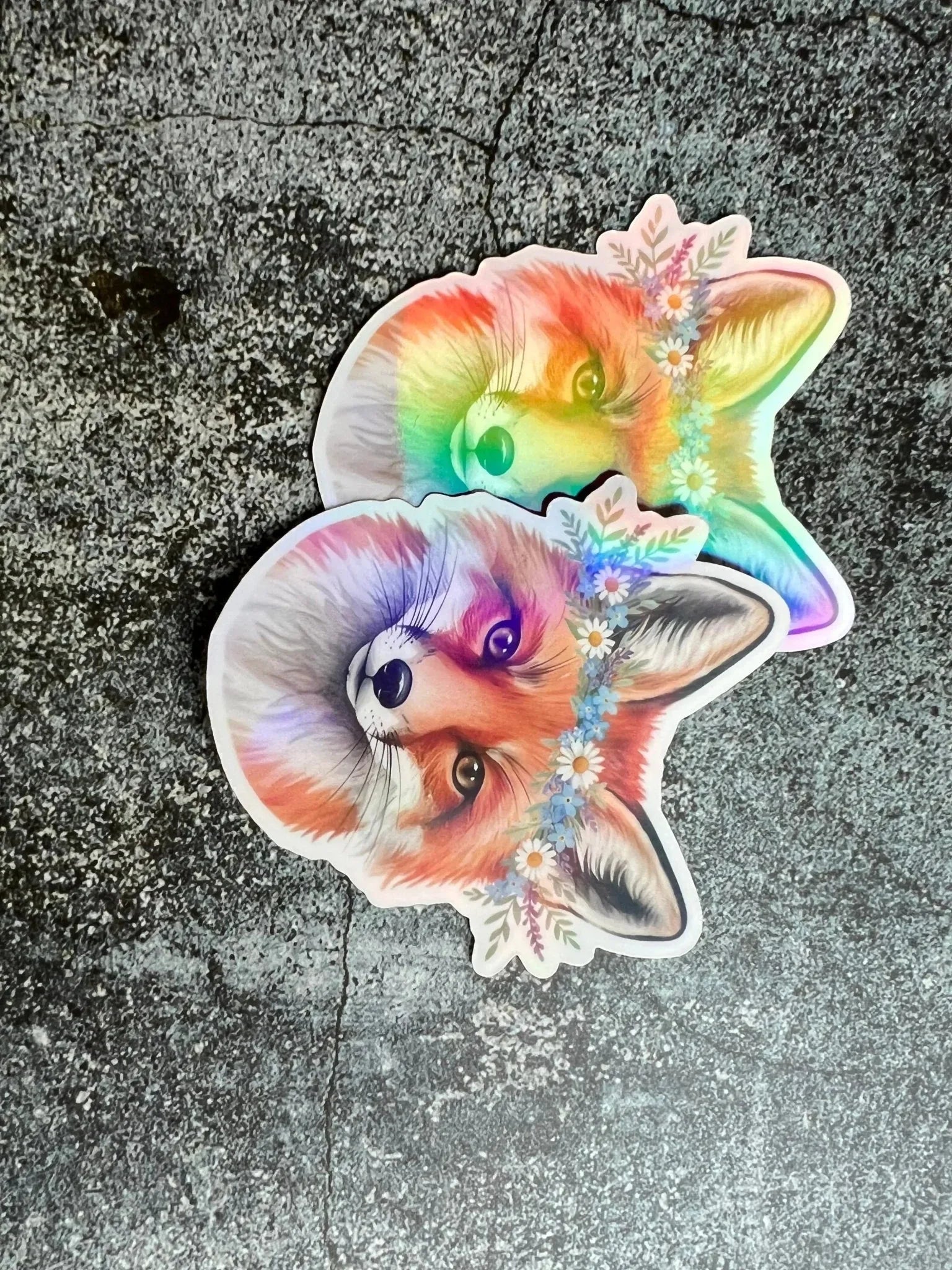 Holographischer Fuchs Sticker – Aquarell Fuchs mit Blumenkranz - luminajoy.shop