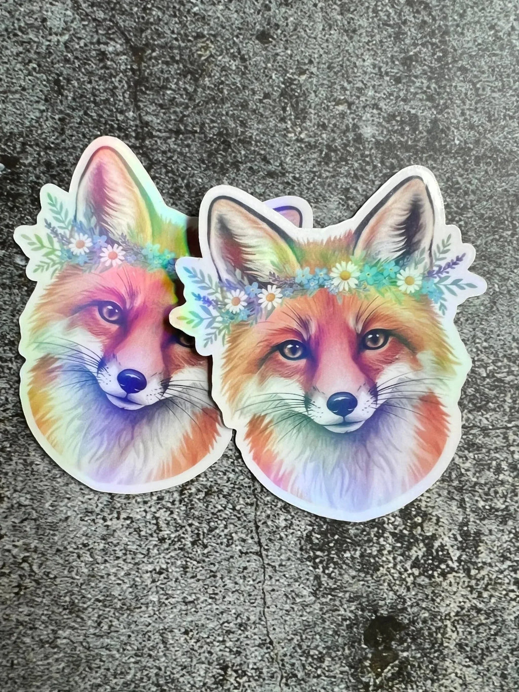 Holographischer Fuchs Sticker – Aquarell Fuchs mit Blumenkranz - luminajoy.shop