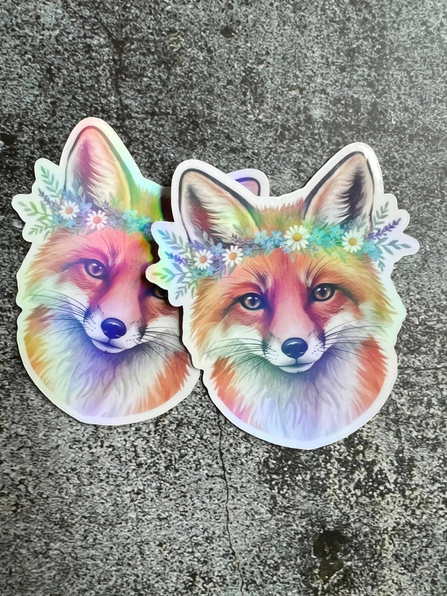 Holographischer Fuchs Sticker – Aquarell Fuchs mit Blumenkranz - luminajoy.shop
